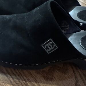 CHANEL AUTHENTIC  Mules in Black and White